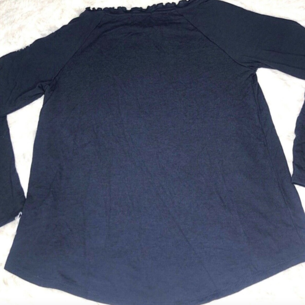 Gibson Ruffled Edge Raglan Pullover Blouse - Picture 4 of 8
